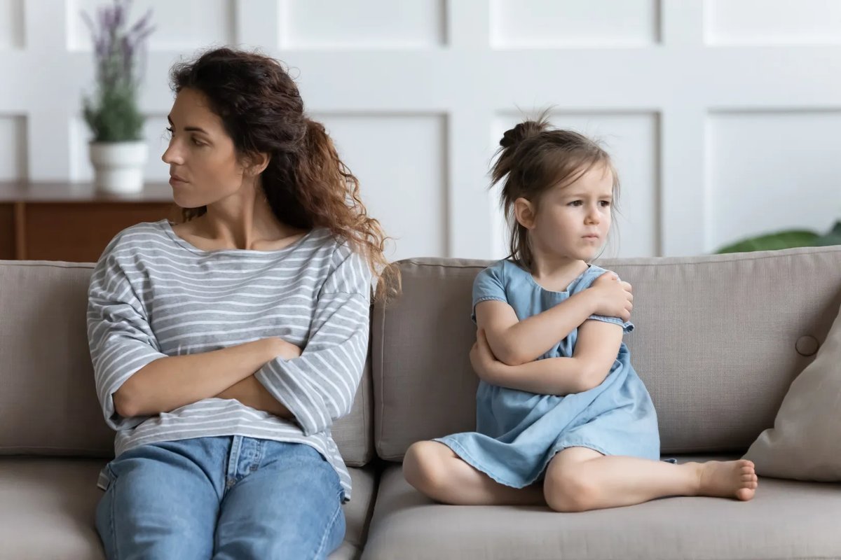 Как правильно вести себя во время ссоры с ребенком: советы для родителей